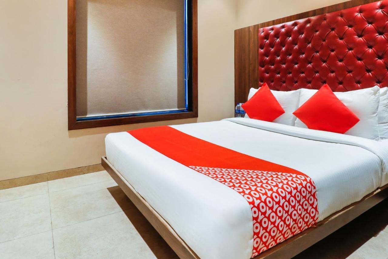 Oyo 70475 Hotel Sea Breeze Bombay Exterior foto